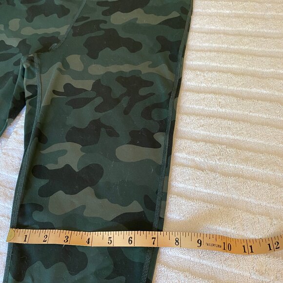GapFit Leggings - green camo pattern - Picture 12 of 16